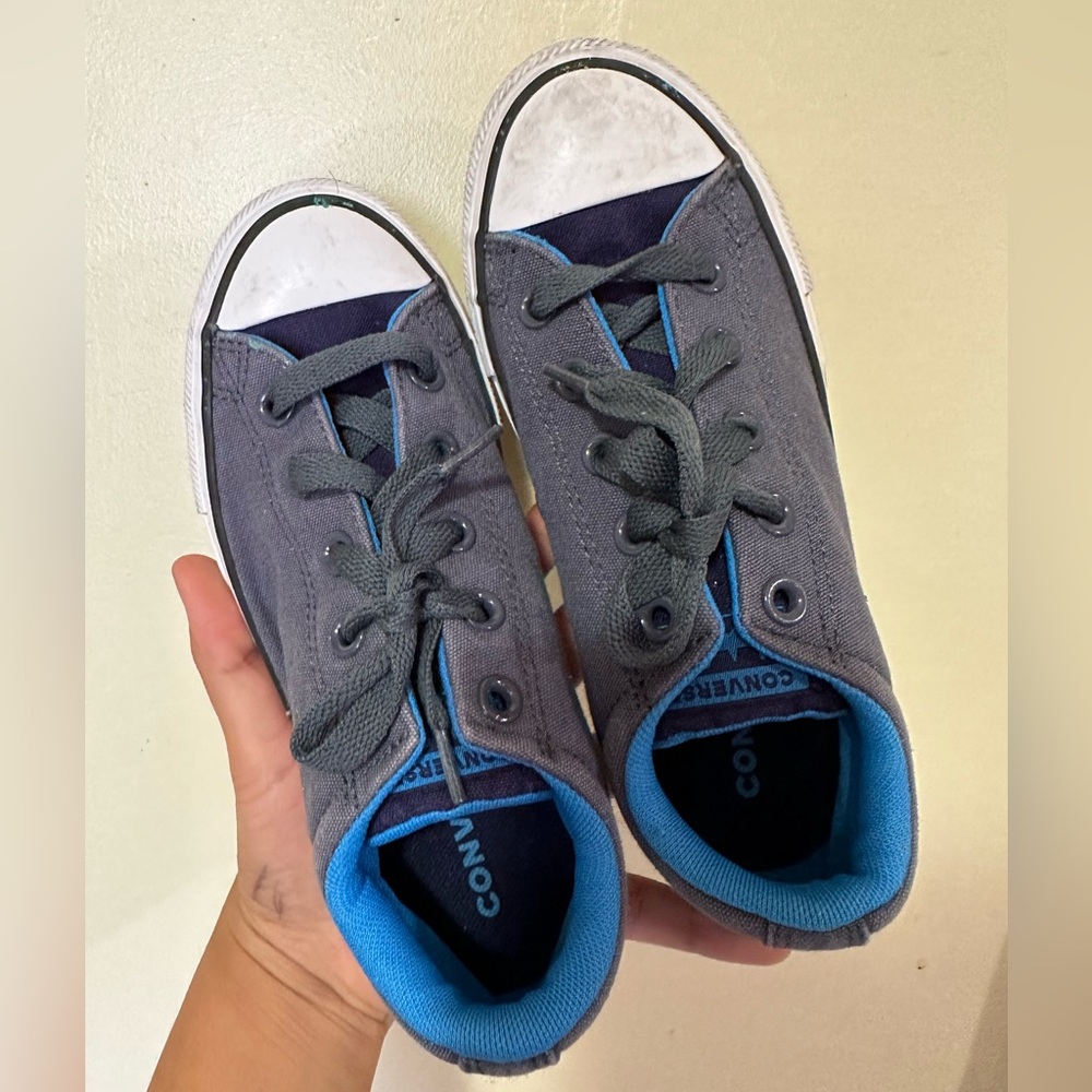 Converse Kids Size 2